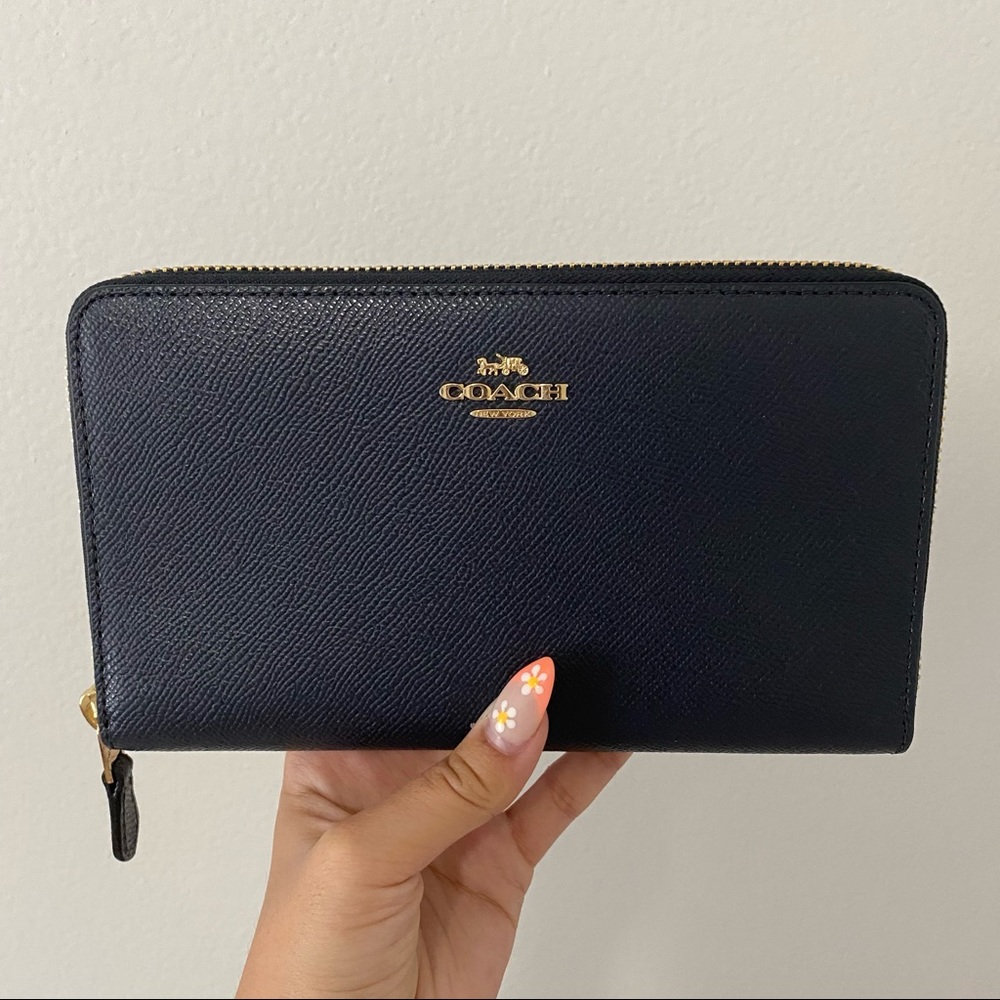 New coach wallet